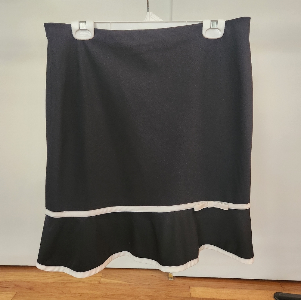 Vintage Y2K Express Black with White Trim Detail